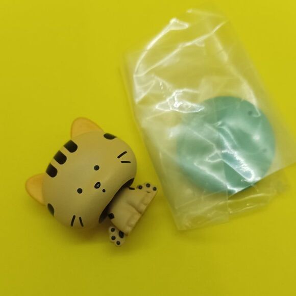 Tama and friends white cat Shaky head figurine - Picture 7 of 8